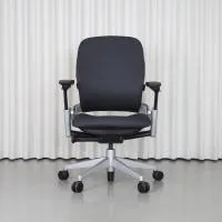 E25906のSteelcase(スチールケース)社製 Leap Chair(リープチェア) デスクチェアの張り替え