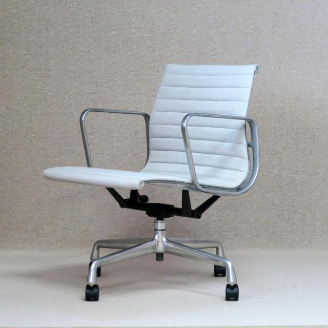 HermanMiller|ハーマンミラー|イームズ+アルミナムグループ+マネジメントチェア|デスクチェアの張り替えafter Photo12